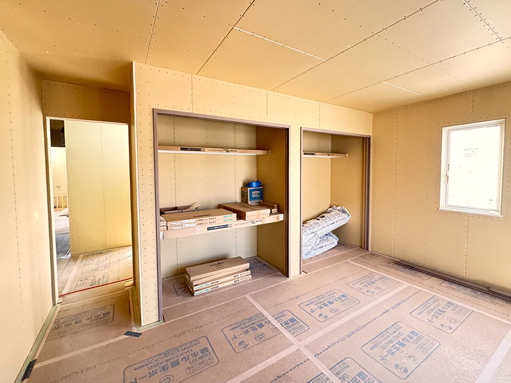 外壁工事・内部造作工事の様子