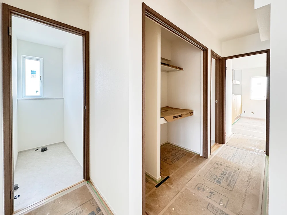 内部クロス工事の様子