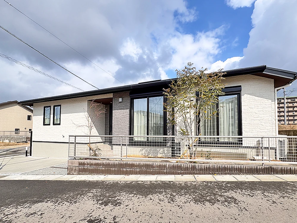 完成した平屋の外観