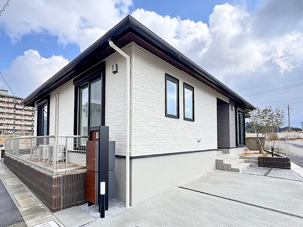 完成した平屋の外観