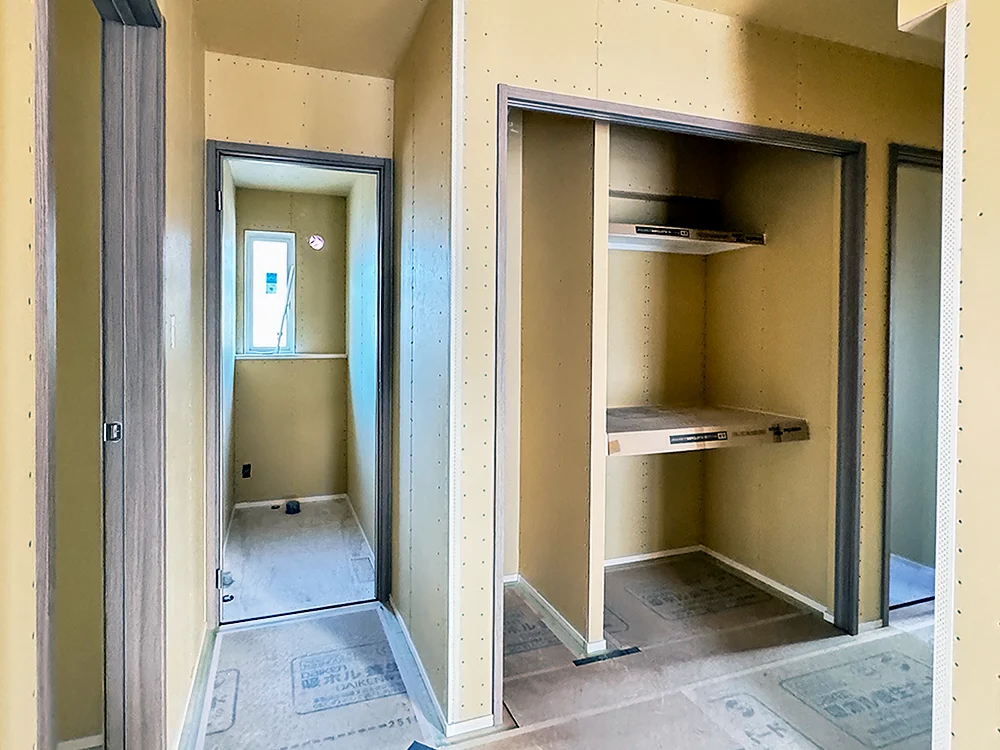 内部造作工事の様子