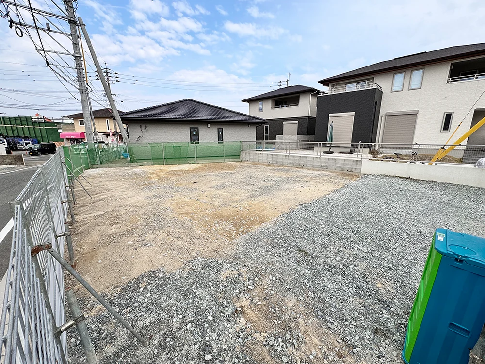 仮囲いを設置した敷地