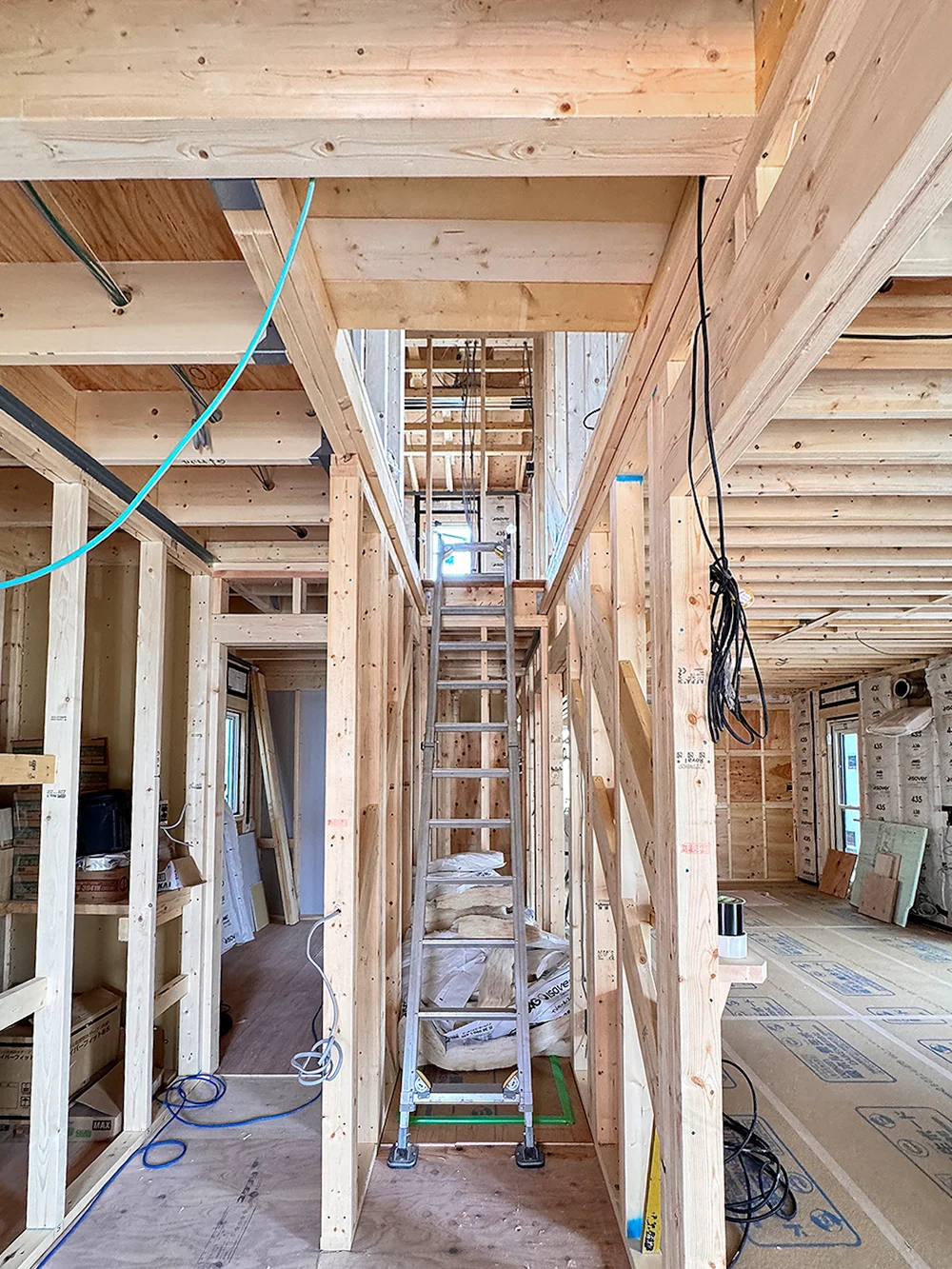空間構成が見えてきた住まいの内部